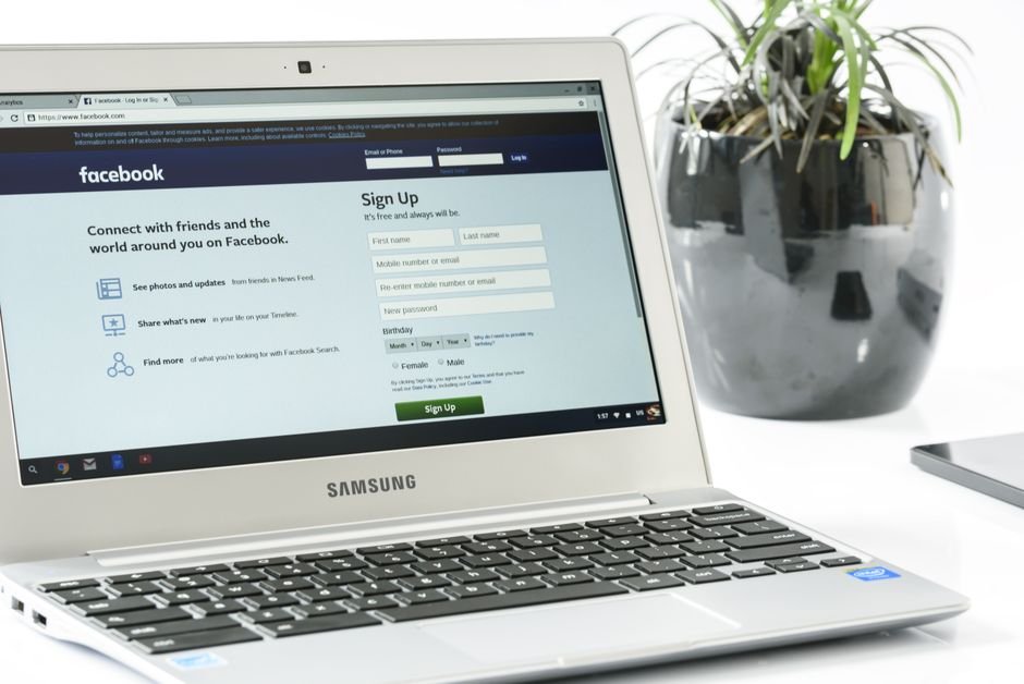 Employee logging into a business account, illustrating a password manager for small business teams